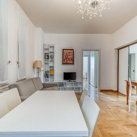 Apartamento Lovely In With Balcony