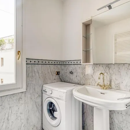 Apartman Lovely In With Balcony *