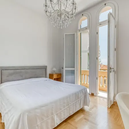 Lovely In With Balcony San Remo