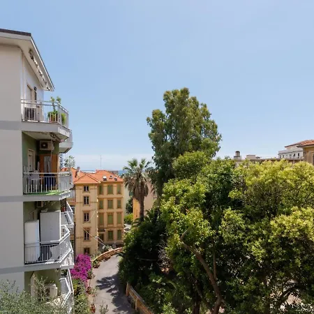 Apartamento Lovely In With Balcony Sanremo